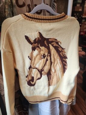 Butter Yellow Horse-Graphic Cardi
